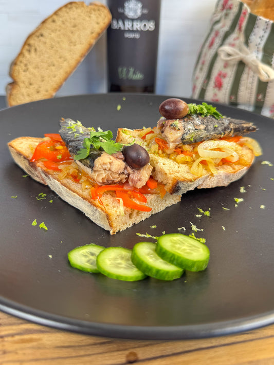 Tapas de Sardinha e Broa
